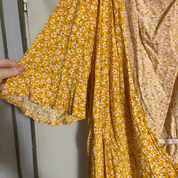 Tie Up Floral Dress - Picture 2 of 3